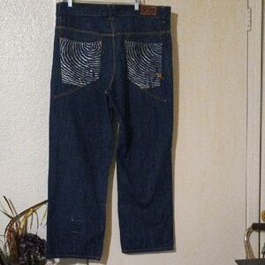 Men's  Roca Wear Blue Jeans with Unique Pocket Design waist size 40